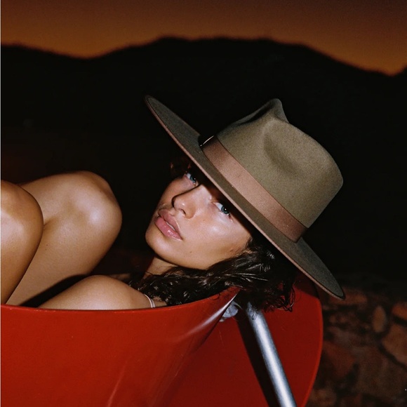 Lack Of Color Teak Rancher - Picture 2 of 8